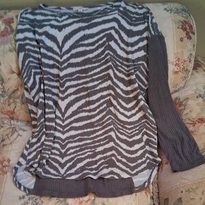 Como Vintage Zebra Pattern Long Sleeve Top